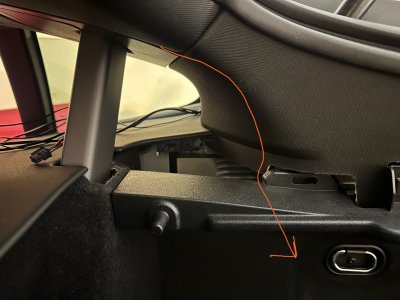 Cables down to the boot.jpg