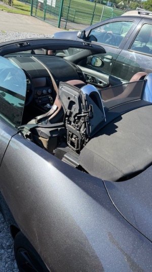 jaguar souci capote.jpg